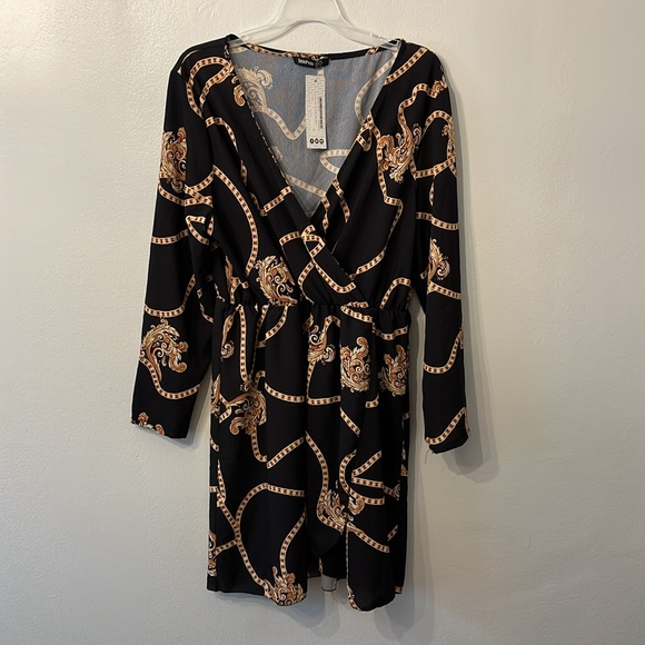 Boohoo Chain Dress - Picture 2 of 6